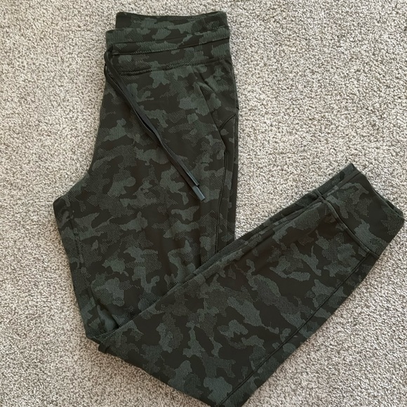 Lululemon Ready to Rulu Jogger - Picture 2 of 5